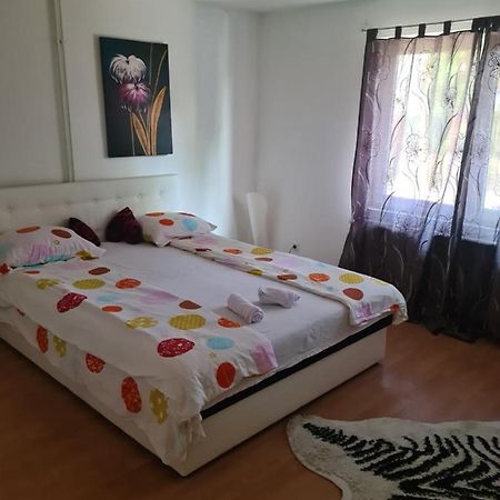Apartman City Apartment Тузла Екстериор снимка