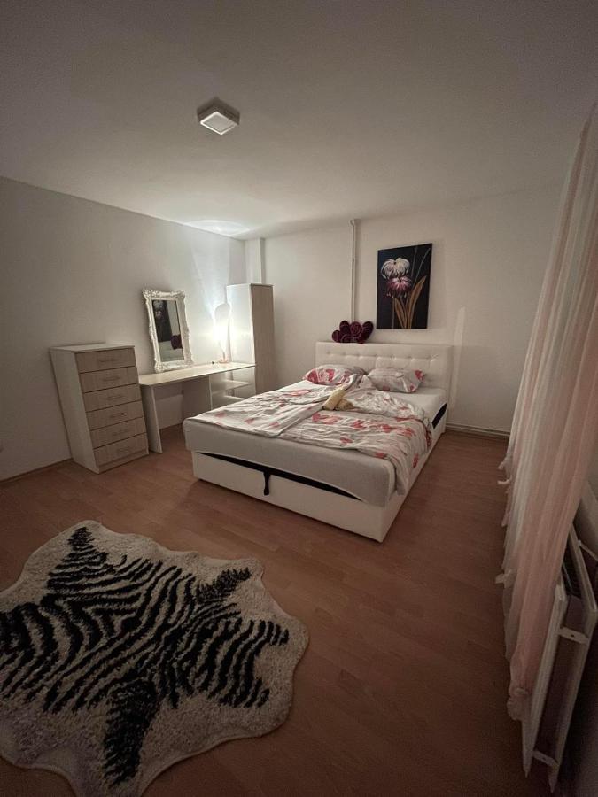 Apartman City Apartment Тузла Екстериор снимка