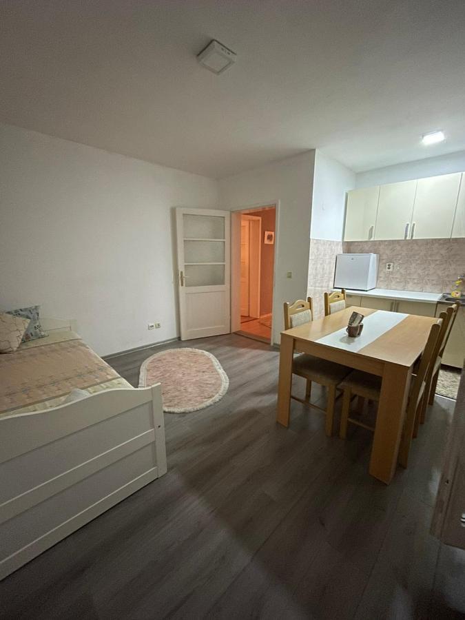 Apartman City Apartment Тузла Екстериор снимка